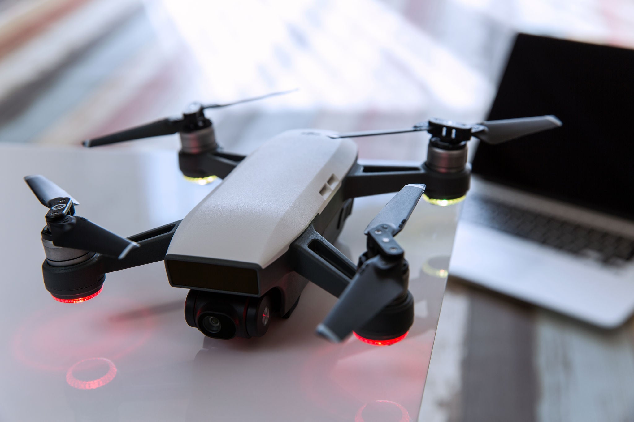 Heat dissipation to achieve device miniaturization