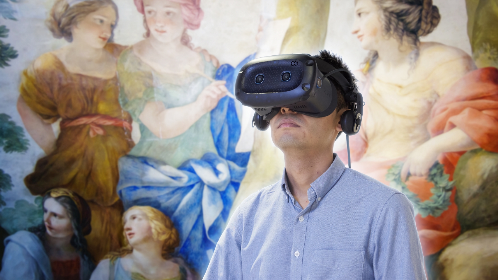 Image of using a head-mounted display for art appreciation